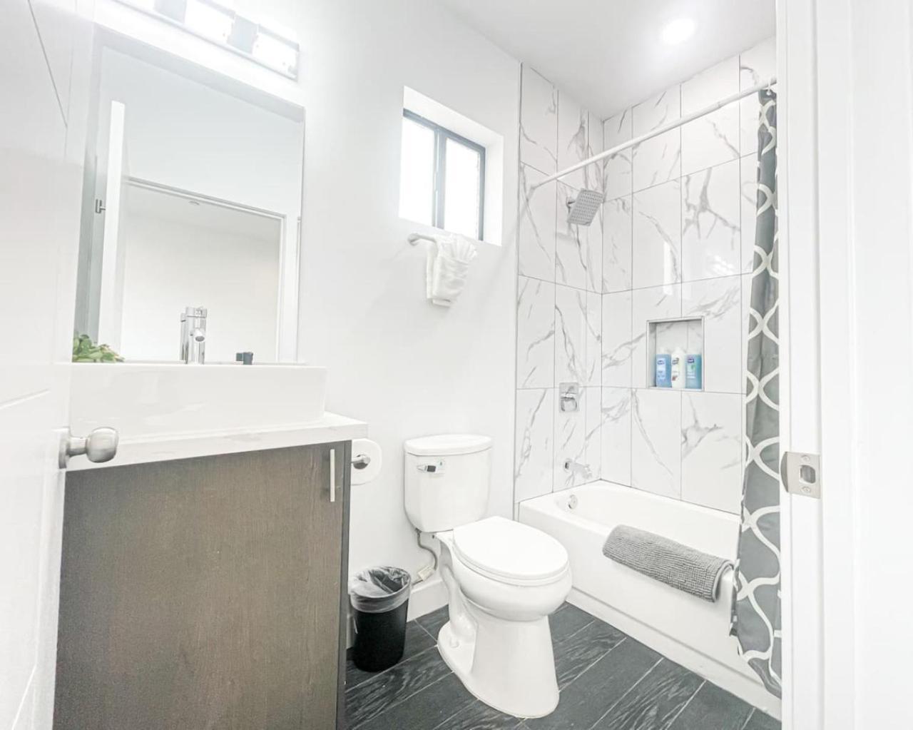 Chic 4br Multi-level Near K-town - Cl2 - Cul